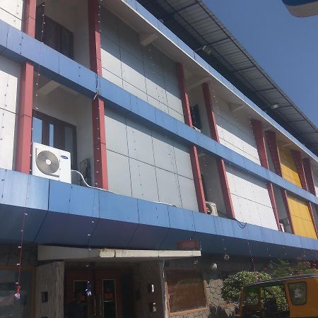 Ettumanoor Hotel Malika Residency מראה חיצוני תמונה