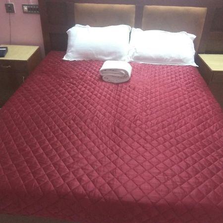 Ettumanoor Hotel Malika Residency מראה חיצוני תמונה