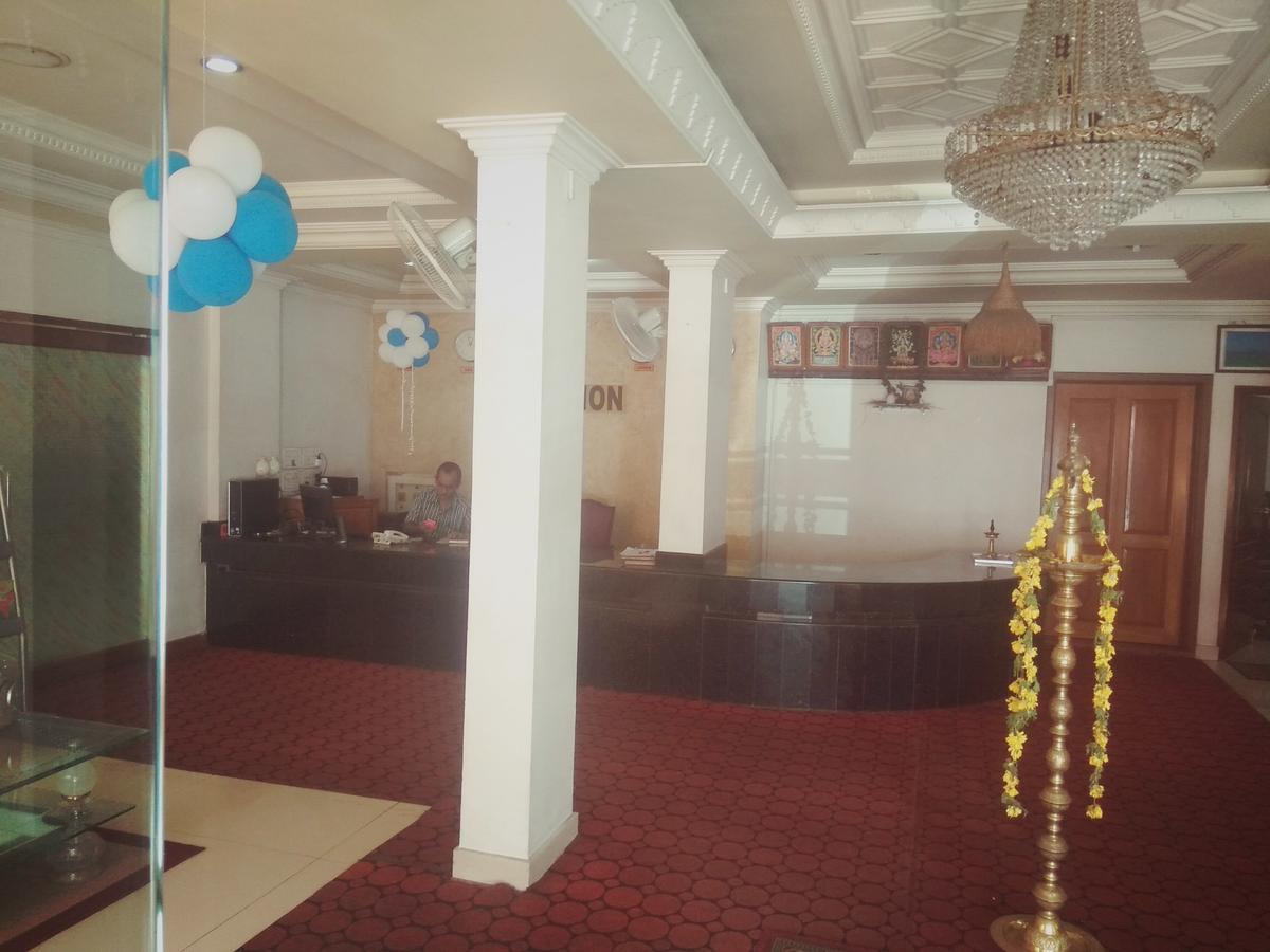 Ettumanoor Hotel Malika Residency מראה חיצוני תמונה