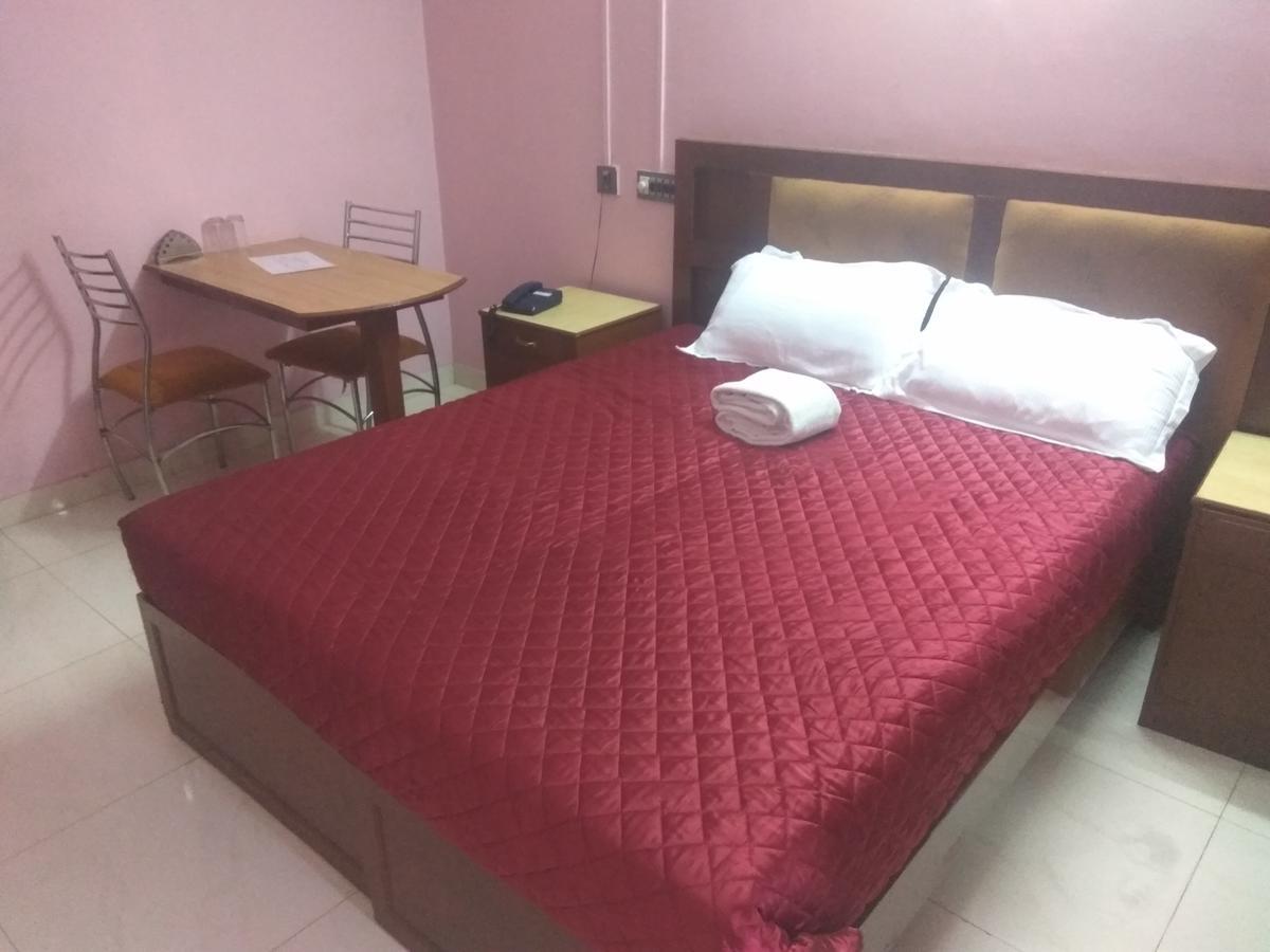 Ettumanoor Hotel Malika Residency מראה חיצוני תמונה