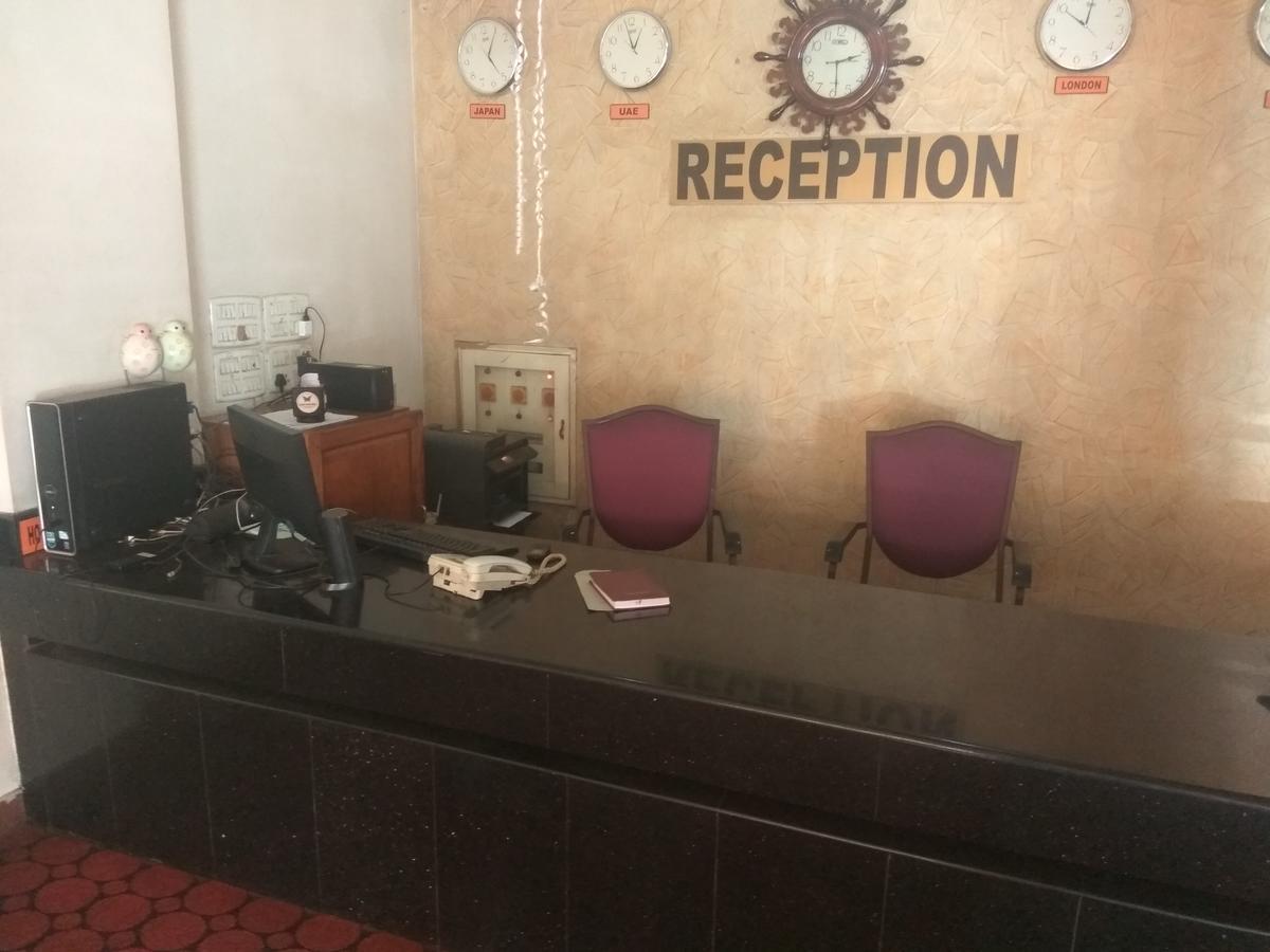 Ettumanoor Hotel Malika Residency מראה חיצוני תמונה