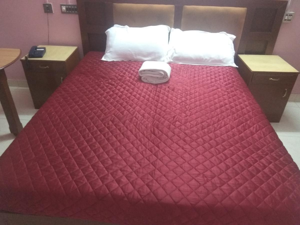 Ettumanoor Hotel Malika Residency מראה חיצוני תמונה